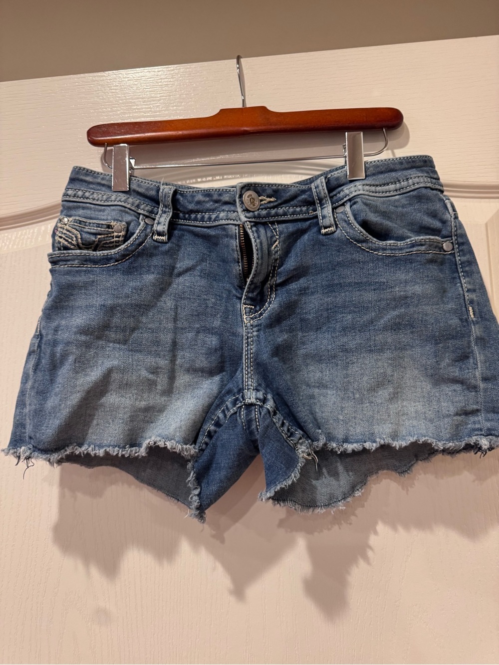 Vigoss Blue Distressed Raw-Hem Denim Shorts